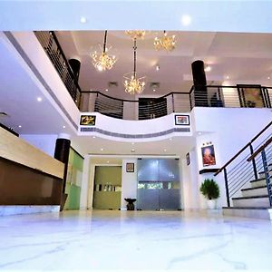 Hotel Arch International